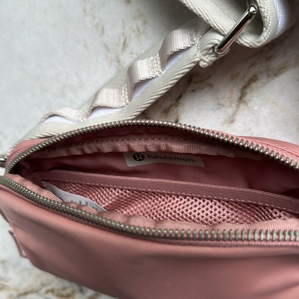 Lululemon Everywhere Crossbody Belt Bag - Picture 7 of 7
